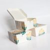 Bề ngoài hộp đựng bánh bao bằng giấy được thiết kế bắt mắt, tạo dấu ấn thương hiệu