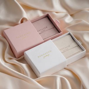 In hộp giấy trang sức