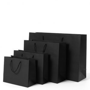 Túi đen có nhiều mẫu mã, kích cỡ để người dùng lựa chọn