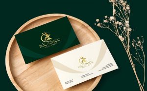 Card visit yến sào đơn giản, sang trọng với 2 mặt màu trắng - đen và logo ép kim nổi bật