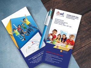 Tờ rơi trung tâm tiếng Anh được sử dụng nhiều kích cỡ khác nhau