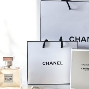 Túi giấy Chanel đa dạng kích cỡ