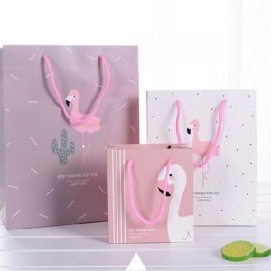 Túi giấy hiện sử dụng công nghệ in tối tân đem đến thẩm mỹ cao