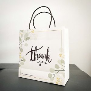 Túi giấy cảm ơn có quai túi được gia công nhiều chất liệu, kiểu dáng khác nhau